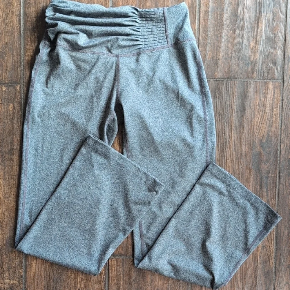 Road Runner Heather Gray Straight Leg Leggings - Women's Small
